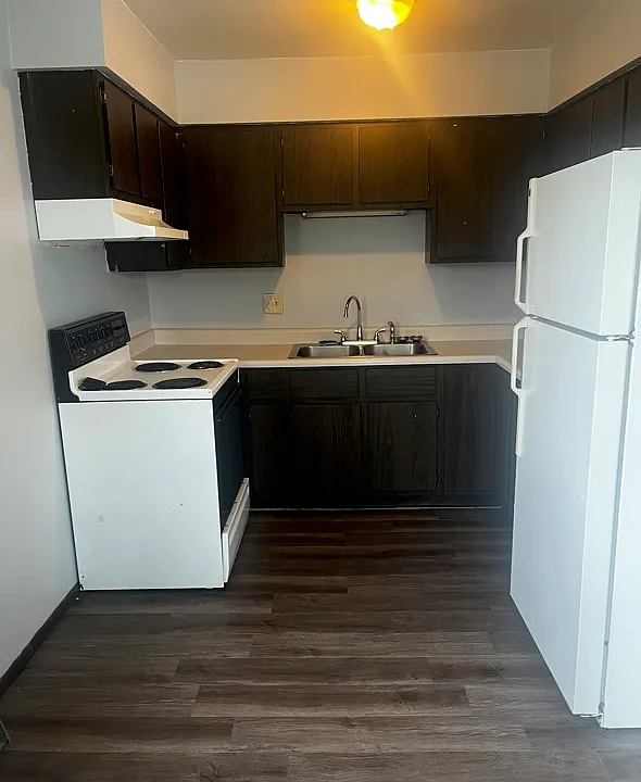 145 Memorial Dr #3