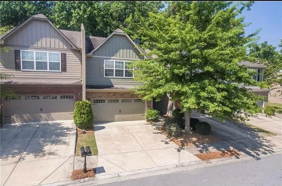 2 bed, 2.5 bath, 1660 sqft, $2,200 — Photo 3