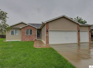 1610 W Lake St, Lincoln, NE 68522