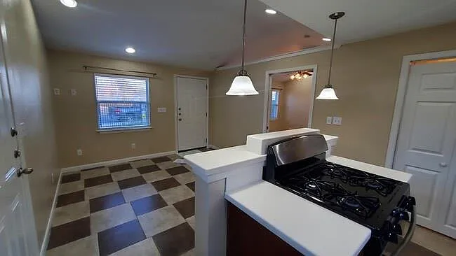 1116 Northwestern Ave #C — Photo 2