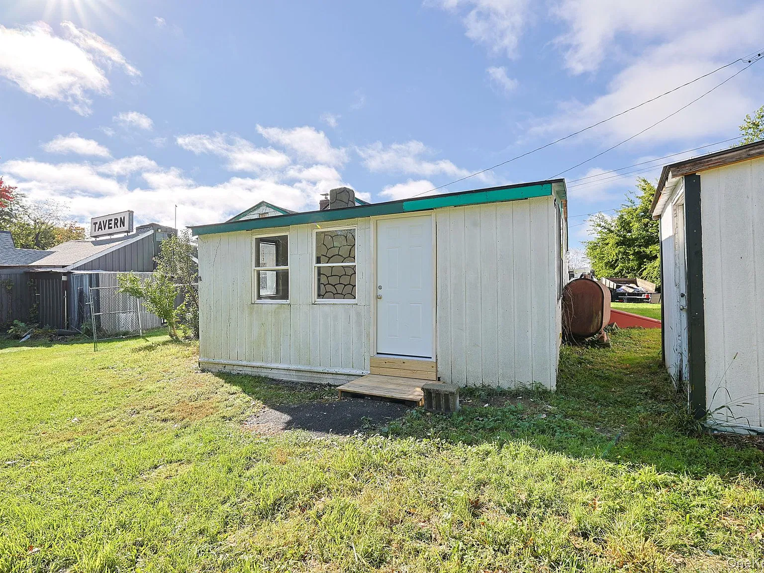 3 bed, 1.0 bath, 957 sqft, $2,800 — Photo 3