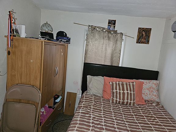 4th image of 126-128 N 10th St