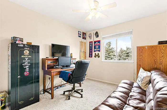 16235 Peregrine Dr — Photo 14