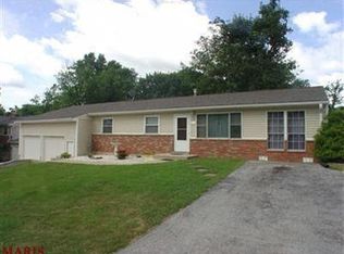 1825 Debbie Dr, High Ridge, MO 63049