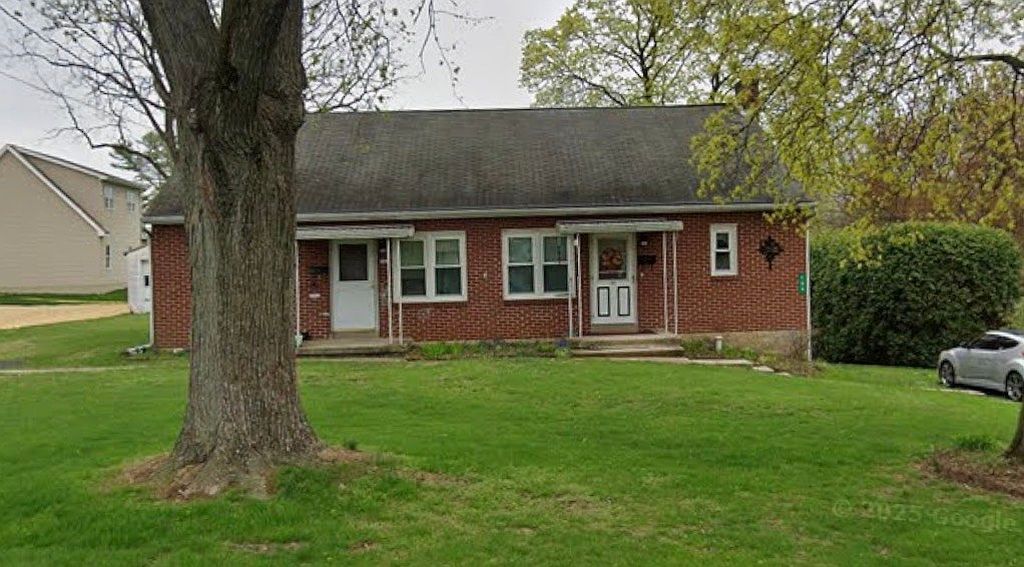 101 S 5th St - Property Image