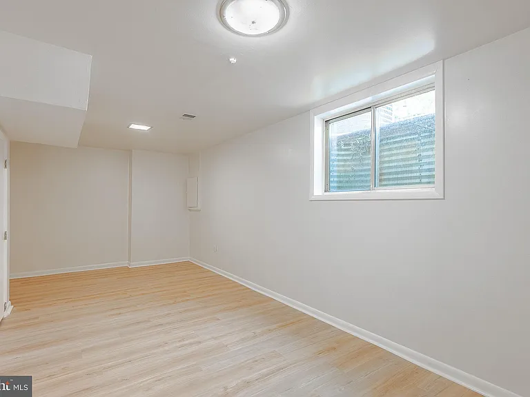 3048 Silent Valley Dr — Photo 18