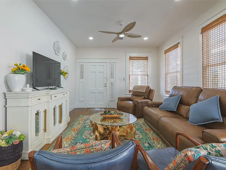 2912 Avenue R — Photo 5