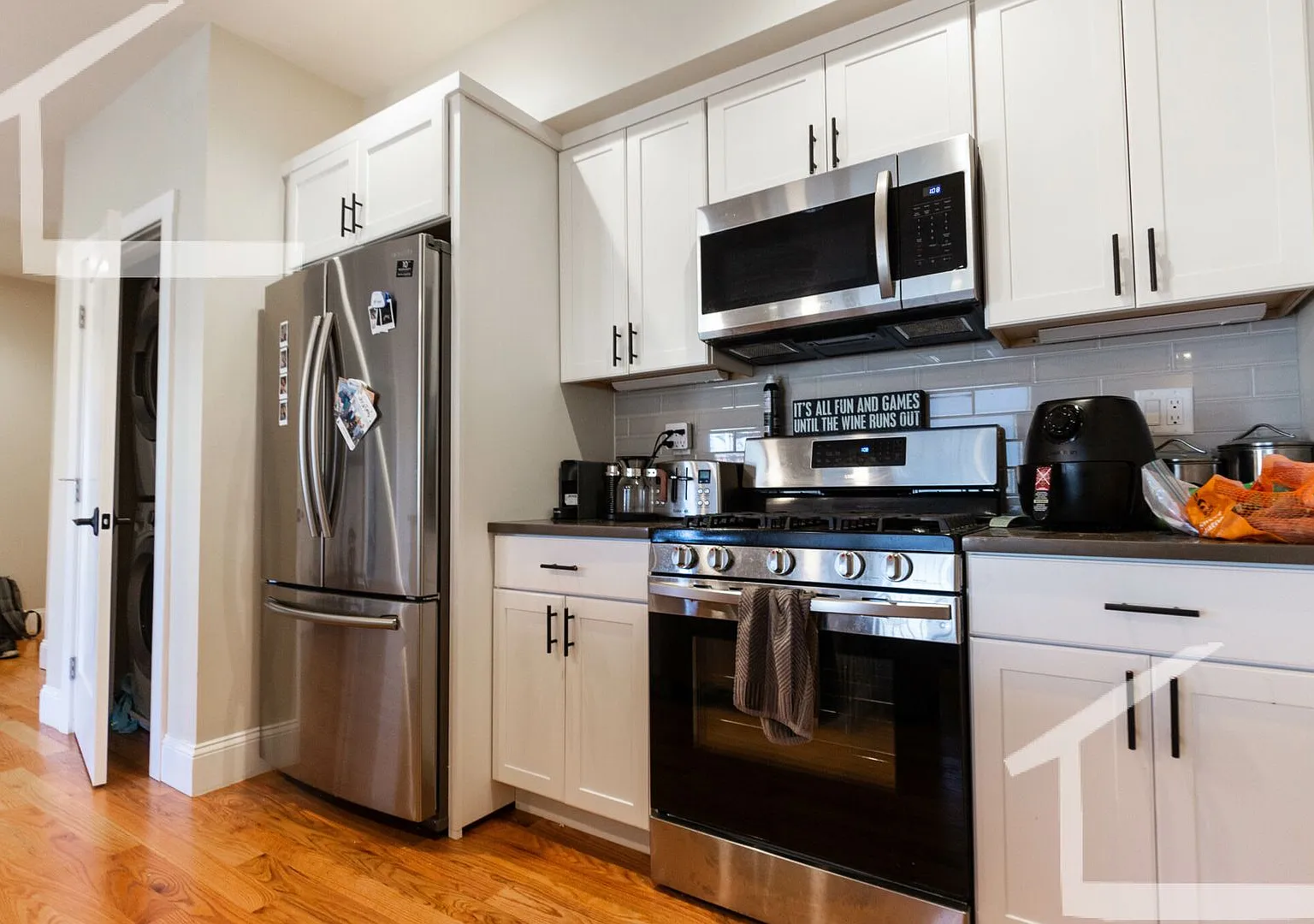 No Fee! Nice, Renovated Brighton 3 Bed/2 Bath For 9/1 — Photo 3