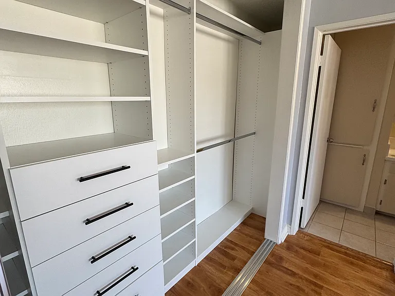 1040 N Laurel Ave #5 — Photo 17