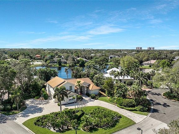 3rd image of 3696 Woodlake DR