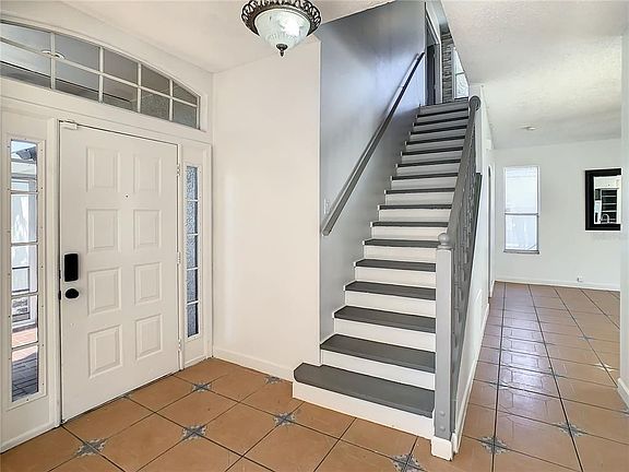 3rd image of 1944 Bridgeview Cir