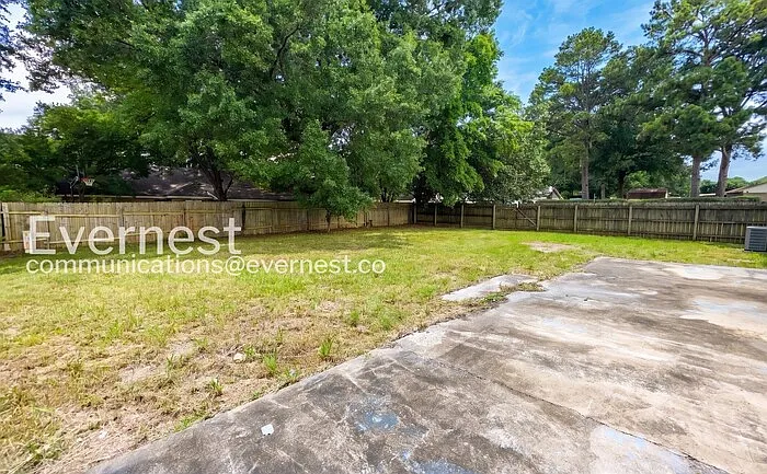 8250 Chesterfield Dr — Photo 25