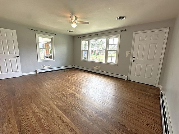 3rd image of 3603 McDaniel Dr