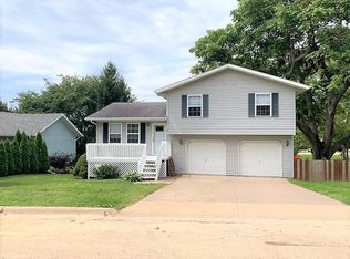 14 S Washington St, Andrew, IA 52030