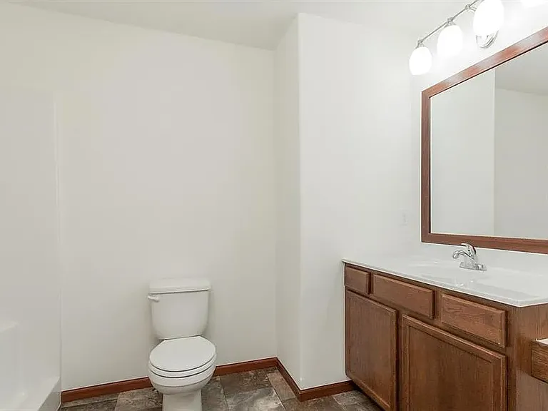 3703 English Glen Ave — Photo 13