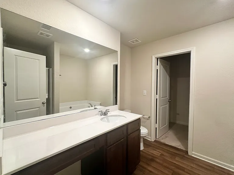 916 Independence Ave — Photo 24