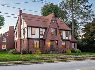 581 East Ave, Pawtucket, RI 02860