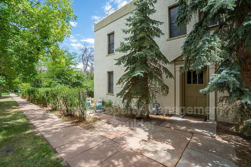 Studio, 1.0 bath, 442 sqft, $1,350 — Photo 2