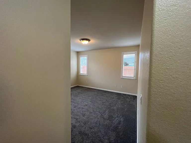 1484 Rock Springs Ave — Photo 32