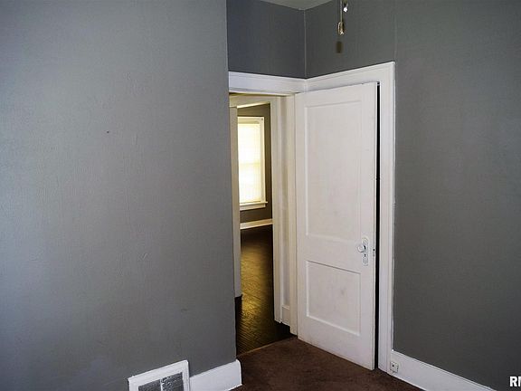 3rd image of 1282 W Main St
