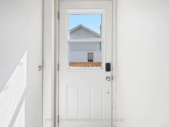 5th image of 20 Maple Ln #Basement
