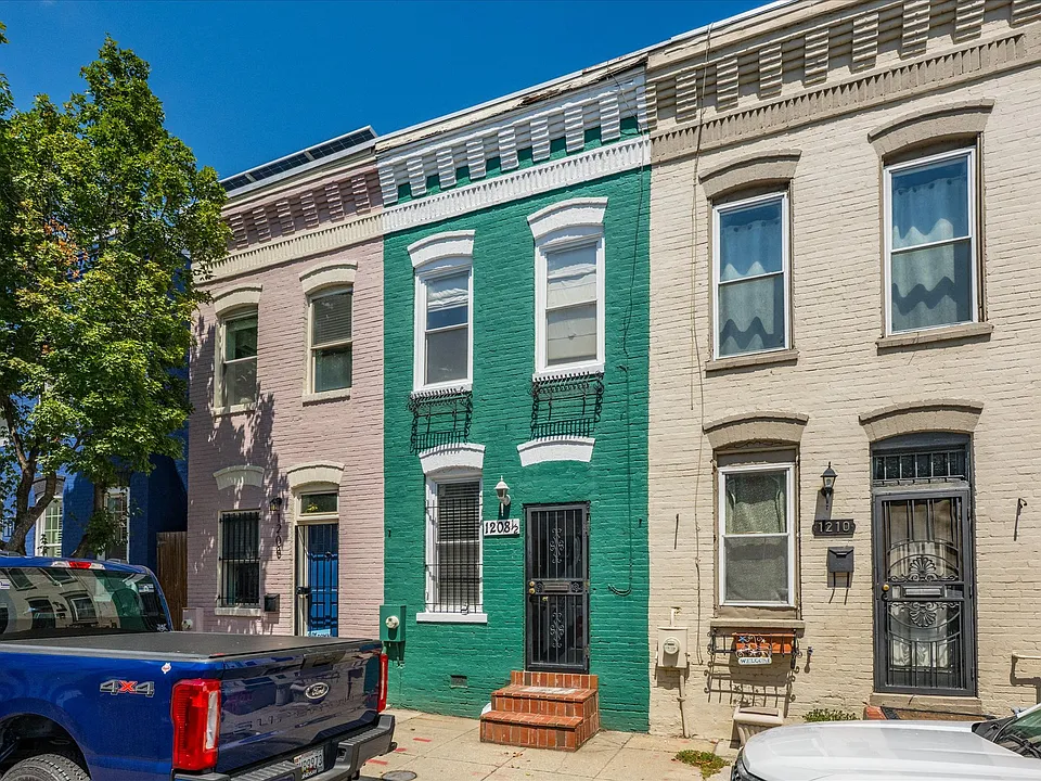 1208 Wylie St NE #1/2