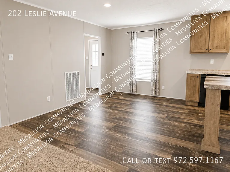 202 Leslie Ave — Photo 11