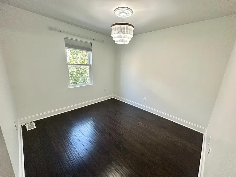2545 Ellsworth St — Photo 11