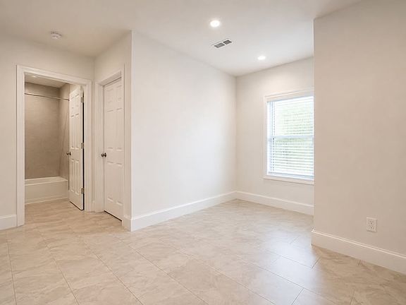 2nd image of 189 Main St #3
