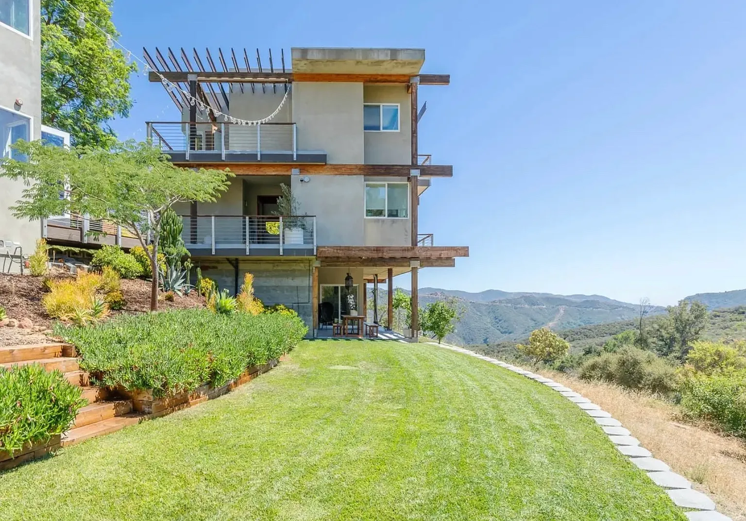 Medley Ln, Topanga — Photo 2