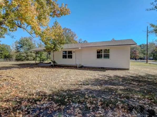 1321 S Pear St, Pine Bluff, AR 71603