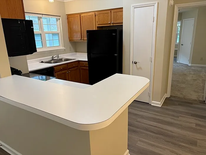 16 Pipers Glen Ct — Photo 5
