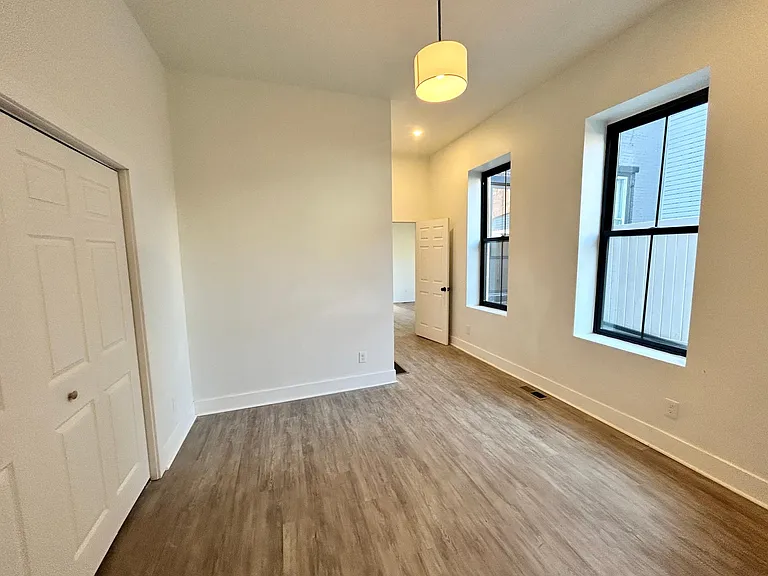 2015 Forbes Ave — Photo 17