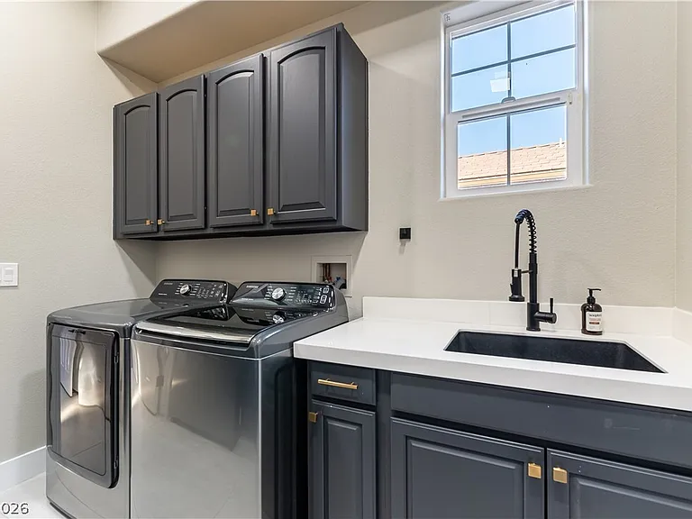 11544 Bohemian Forest Ave — Photo 32