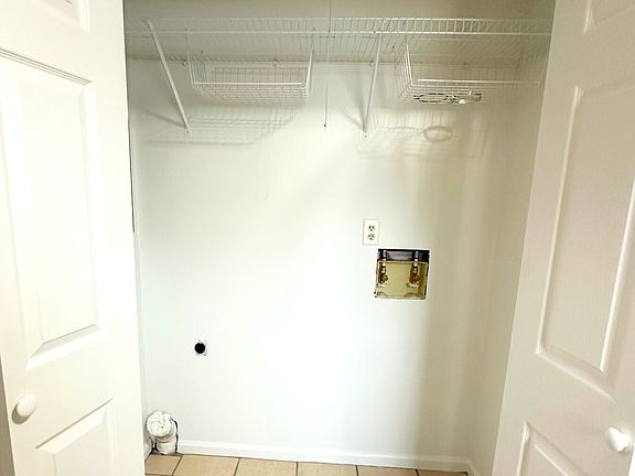 5th image of 104 Wrenwood Ln