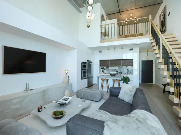 2000 Bagby St APT 13437, Houston, TX 77002