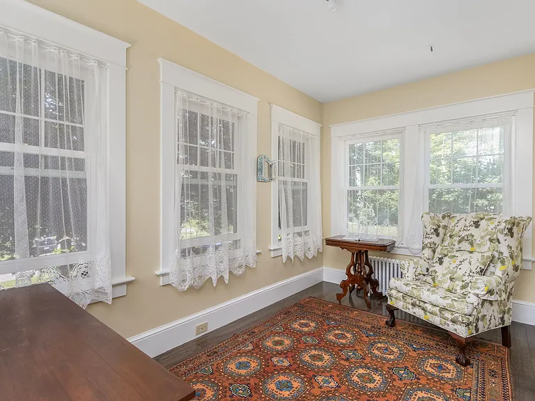 141 Coggeshall Ave — Photo 22