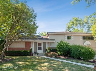 2861 Aspen Rd, Northbrook, IL 60062