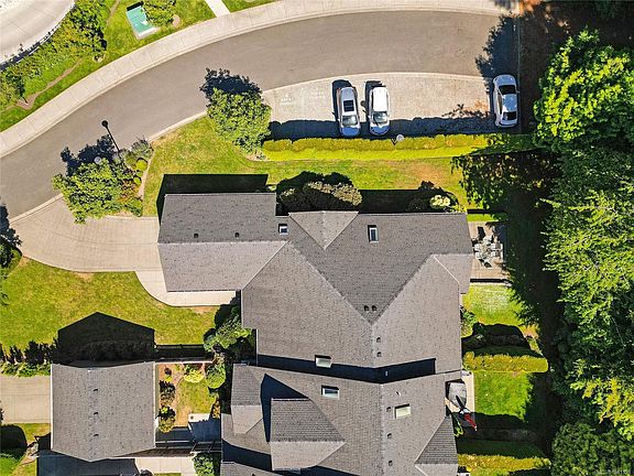 4th image of 770 Hill Rise Ln