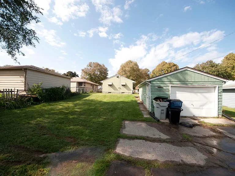 7213 W Herbert Ave — Photo 2