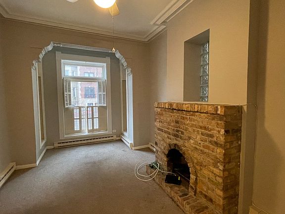 2nd image of 1942 N Lincoln Ave APT 1F