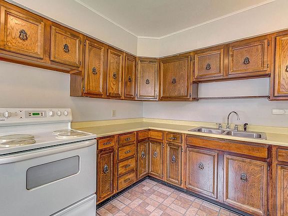 3rd image of 3959 Carrie Ave
