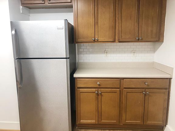 2nd image of 1249 Park St APT A
