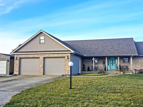 205 Hawks Ln, Broadlands, IL 61816