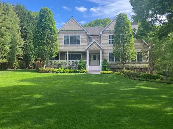 https://photos.zillowstatic.com/fp/fd96603430a9bedfad5e66861365ca5a-p_e.webp