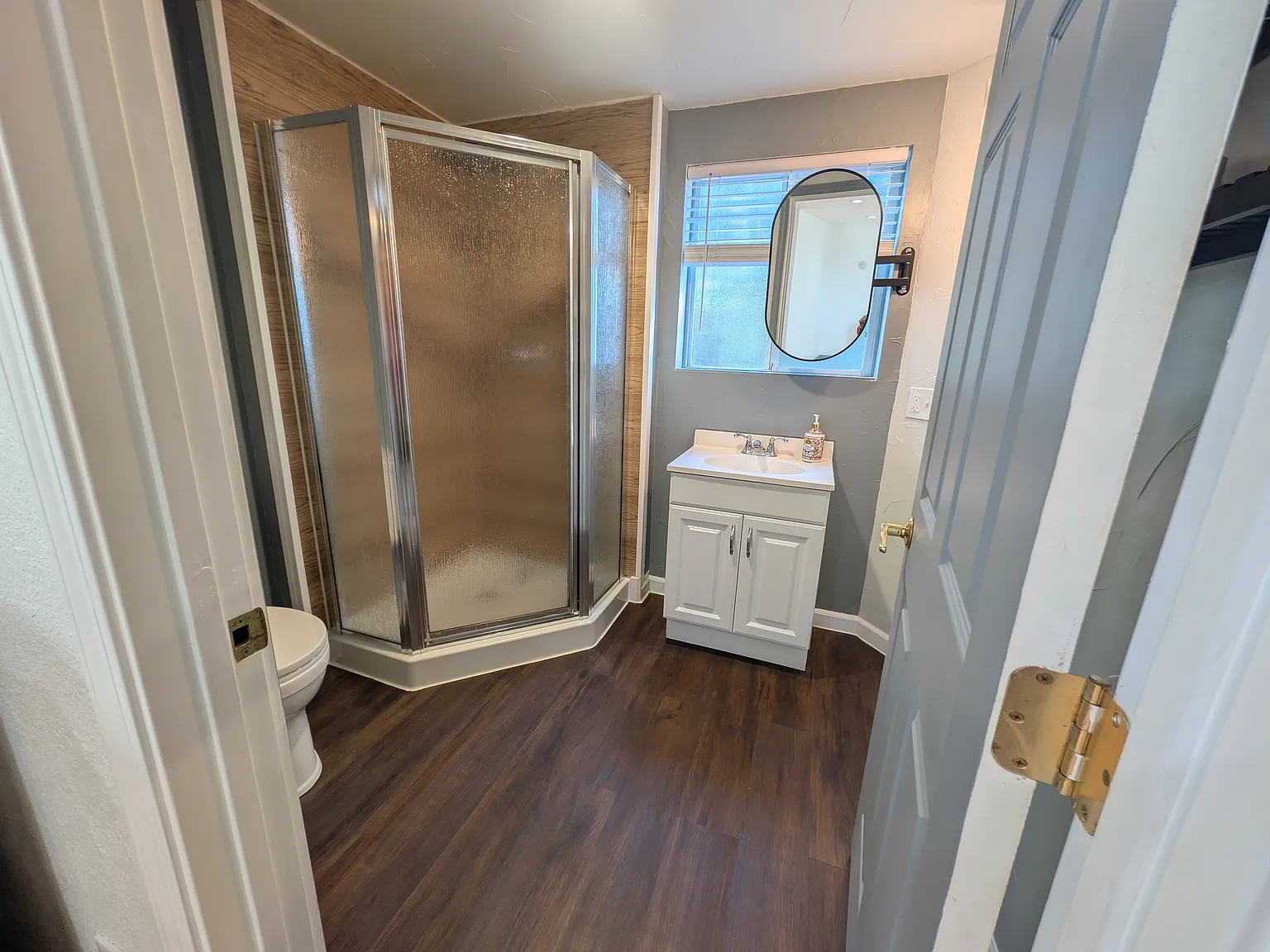 1100 Greenleaf Ave — Photo 3