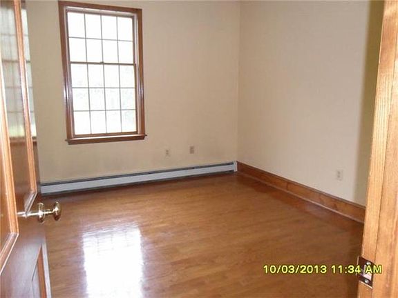 3rd image of 561 Chippingwood Dr