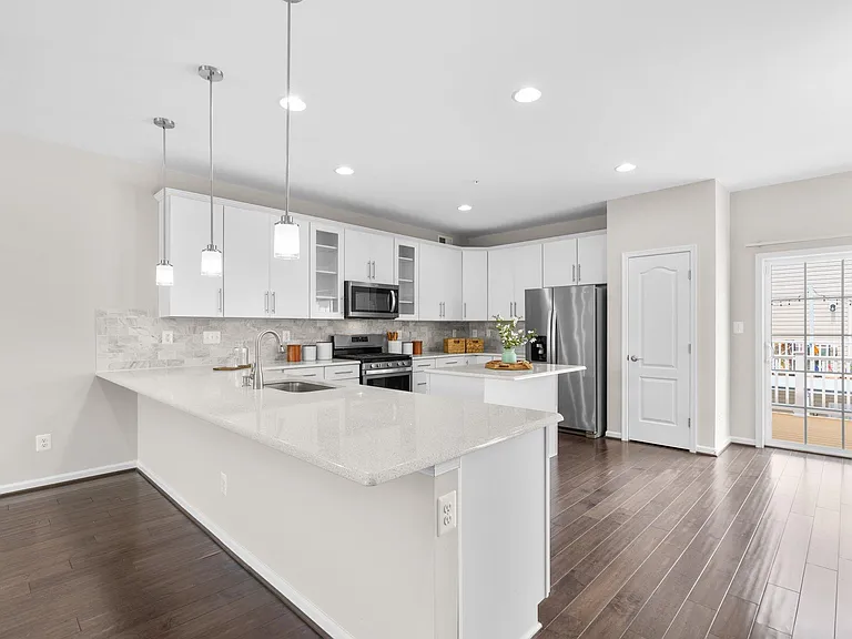 7720 Rearden Ct — Photo 9