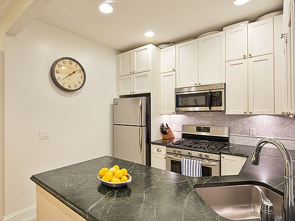 3rd image of 261 W 112th St APT 1A