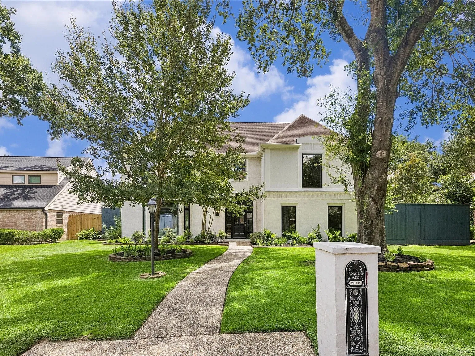 4 bed, 4.0 bath, 3004 sqft, $3,000 — Photo 1